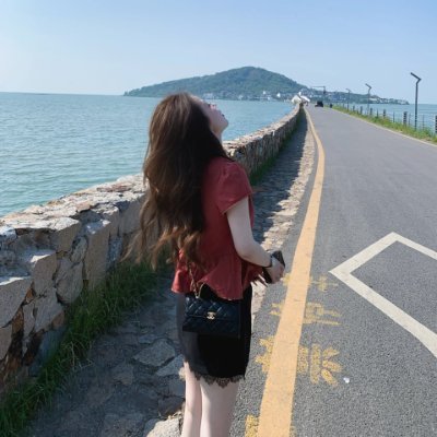 Your effort determines your future. The things I like are expensive, so I need more effort🌷