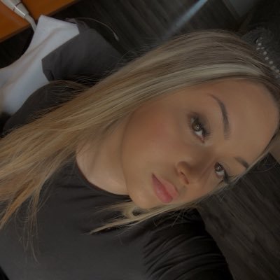 KFleissigova's profile picture. ♊️