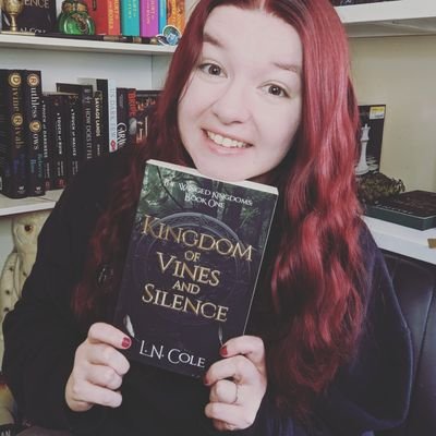 Debut fantasy/romance novel released 4/1/2024. Here to talk about books 📚