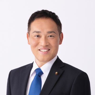 和歌山県で生まれ高校卒業後/西日本高速道路(株)にて26年間勤務 /現在は箕面市議会議員(3期)/公明党副支部長/趣味はスポーツサイクル・ガーデニング/4姉妹の父/チワワのさくら・保護猫のチビッケ/防災士・第一級陸上特殊無線技士・3級ファイナンシャルプランニング技能士