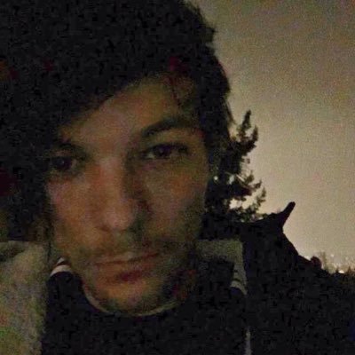 louissthoth's profile picture. i’m pretty when i cryy