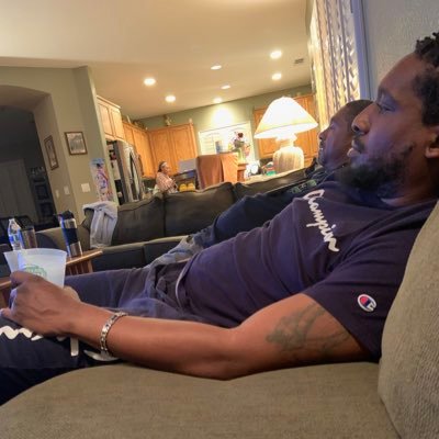 s2chico's profile picture. I'm living