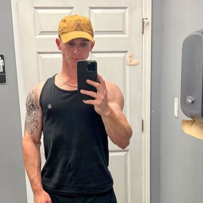 willcuevas89's profile picture. 