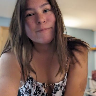 Land based Educator and Visual Storyteller
Odawa Mndis 🏝 Ojibwe/Potawanami two spirit🏳️🌈
Single mom to my first biinoginhs