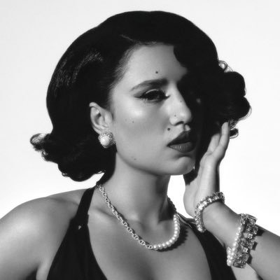 Fan account en México 🇬🇧🇲🇽 de la cantante, compositora británica y ganadora de 6 Premios Brits: RAYE. 21st Century Blues y Symphony, Genesis.🕯️🎻