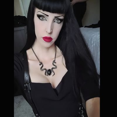 _justle4ve_'s profile picture. 🏴󠁧󠁢󠁳󠁣󠁴󠁿 /  🇪🇦
𝕲𝖔𝖙𝖍 🦇  𝕽𝖊𝖕𝖙𝖎𝖑𝖊 𝖑𝖔𝖛𝖊𝖗  🐍 INFJ