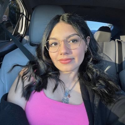 ezziehernandezz's profile picture. 22 ♊︎ | she/her