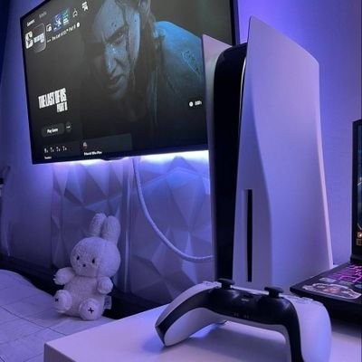 DaveedDickson's profile picture. Da