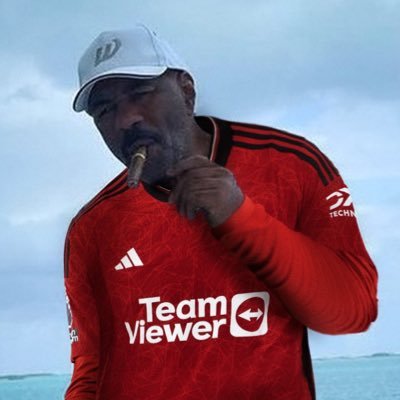 A professional Man Utd lover and I belong to JESUS ✝️