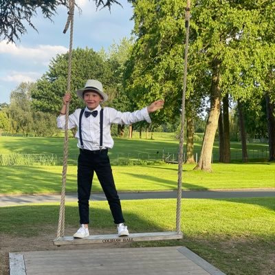 RhiLuc's profile picture. superwoman didn’t have kids! #justsaying