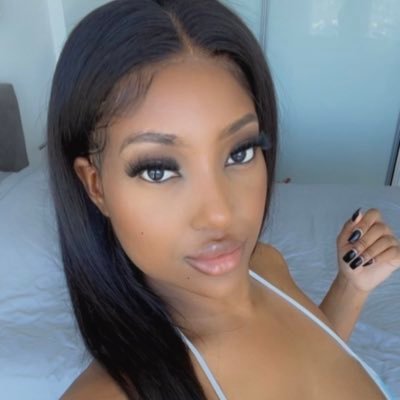 Afro Latina who likes to be nude 🍒 sweet like kinder bueno 🍫 | https://t.co/ffkMtYpm6Y | Only respond to dms on OF ‼️