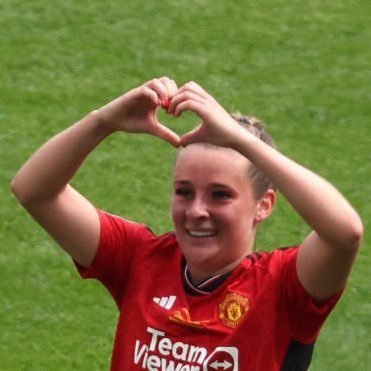 typicalpina's profile picture. ⚽️yanited. randoms. 🏀⛹🏽‍♂️ also i yap a lot…