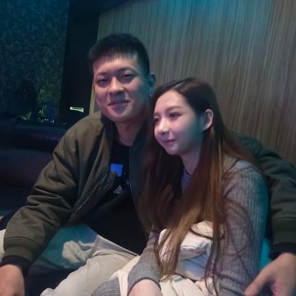 alMrUCky7OkWkGR's profile picture. 幽默