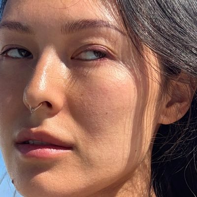 wow_its_Kris's profile picture. citizen of the world / coach x business psychologist: stress management and goal achievement in career and relationships