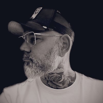 monnem77's profile picture. pmthrfckr addicted to Family, Sneakers and thálassa 🇬🇷