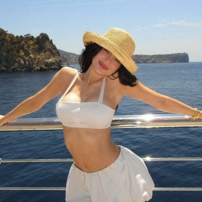 darkdeesse1's profile picture. 𝗁𝗍𝗍𝗉𝗌://𝗱𝗮𝗿𝗸𝖽𝖾́𝖾𝗌𝗌𝖾-𝘱𝘳𝘪𝘯.𝖼𝗈𝗆
𝑝𝑔. 𝟷, 🍂 / 
 97'𝓈. 𝕃𝖾𝗈 𝘀𝘂𝗻 ( ! )
𝙼𝚘𝚍𝚎𝚕, 𝚖𝚘𝚖𝚖𝚢 & 𝖻𝗎𝗌𝗂𝗇𝖾𝗌𝗌 w͟o͟m͟a͟n͟.