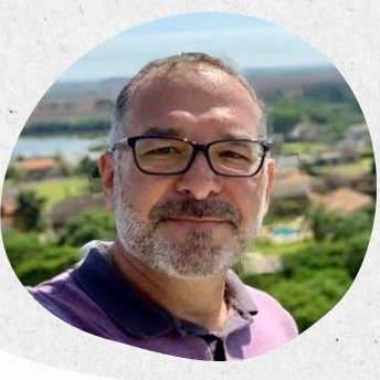 Especialista em Tecnologia, Radioamador PY2VE, Adoro a vida, Viajar, Família, Fé, em busca do sucesso e amigos.