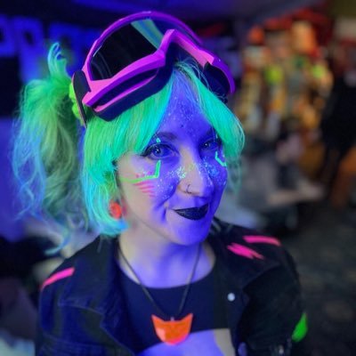 Actual fae being. Podcast editor for hire. TTRPG/LARP, religious trauma, polyamory, queerness. 💜🤍🖤 she/her Co-host of @podcastYFIP. The PodCat 🐈⬛