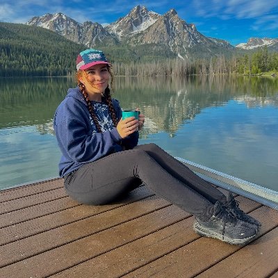 25 🌲🌸🍄🥾🏳️‍🌈 
hiker trash