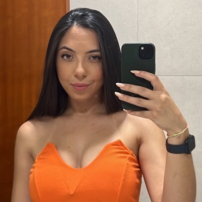 LetyciaLevino's profile picture. 