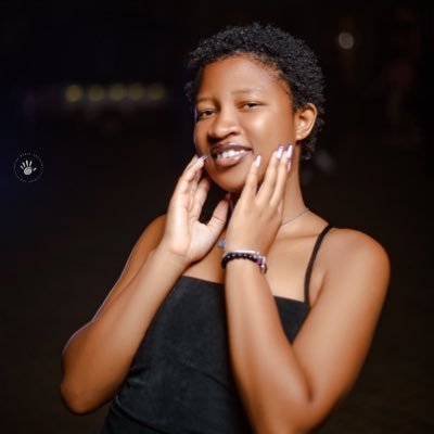 Baker 🍰-
Entrepreneur 🧮-
Grad 🎓 ...
I make tasty cakes & sweet treats 🧁
☎️: https://t.co/qAkJuvb8MI