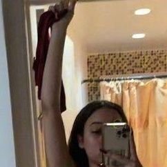 LighttSpot's profile picture. media personality 😻💗 I'm not a bop  😭 🤣 

exclusive accnt links here 🔗