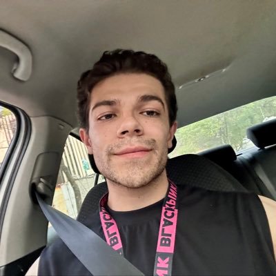 aleramos_txt's profile picture. 