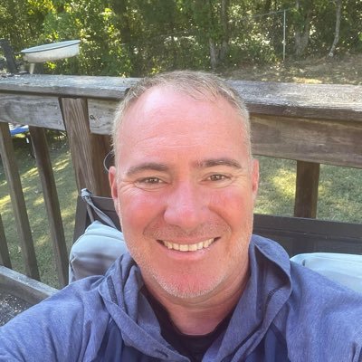 PE teacher (21 years), Coach, Girl dad x 3, Southern Miss alum, writer for 247 Sports, 2nd Cor. 5:21