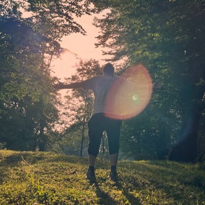 /پشت هر آدمى داستانى و پشت هر داستانى آدمى وايساده/
گاهی روزمره نویس
https://t.co/zYSiXvuTNa