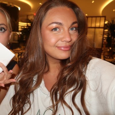 danielle_stiegs's profile picture. insta: daniellemstiegler