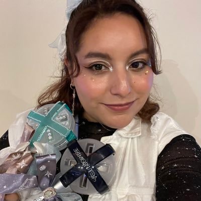 24 - (She/Her/Ella) Just a multistan trying her best (i guess?)… but in crisis