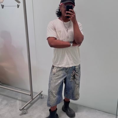 zavierand's profile picture. basically my finsta