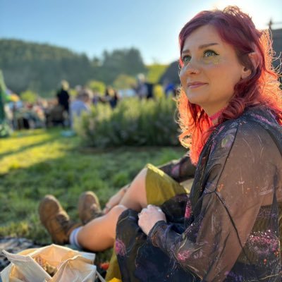 Megs_Digs's profile picture. 🏳️‍🌈Archaeologist 🌱Ancient craft and wellbeing PhD candidate ✨STRATMATES✨