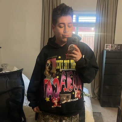 theAWESOMEphiL's profile picture. probably napping 💤