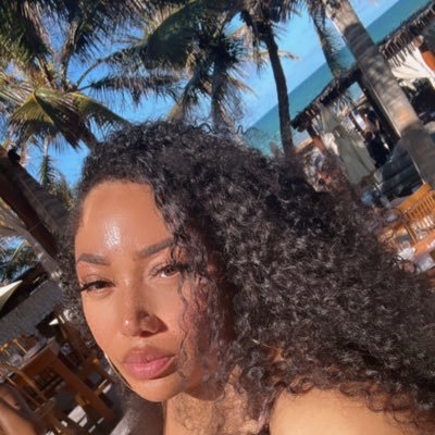 kkrosepetals's profile picture. This is my new account follow up 💕