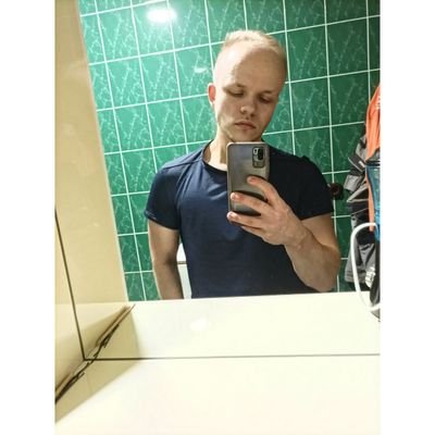 DeniLjubek's profile picture. Glitch #2751 👽 Member of https://t.co/mcvhnDzfSp