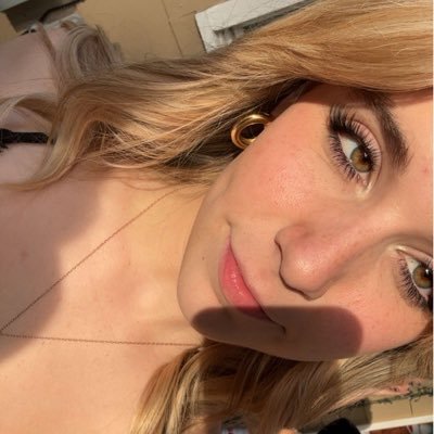 rmorrow1211's profile picture. what up