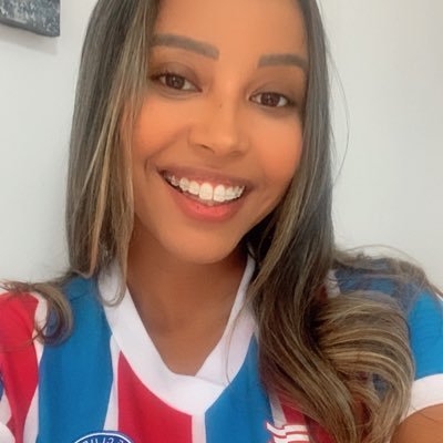 cordeiro em pele de lobo • sócia torcedora tricolor • num relacionamento abusivo com o @ecbahia 💙❤️