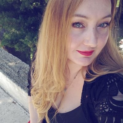 Ξανθιά Frau Profile