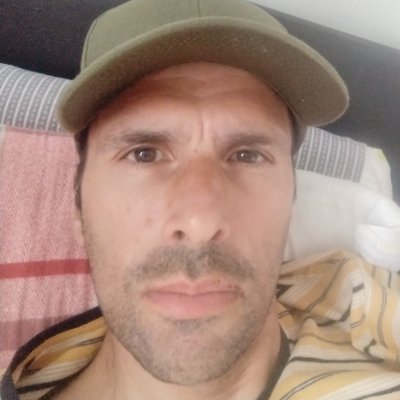 Actor Seeking representation. I'm also a writer and I have just written my own sitcom called