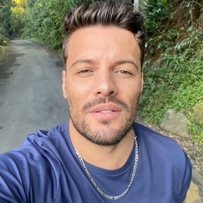 impulsivo, descontrolado totalmente irresponsável inimigo da perfeição filho de Ogum