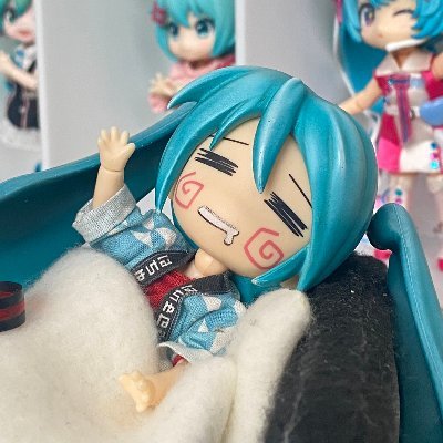 初音ミク好きな方との交流アカ。 写真と創作(ねんどろ)とイラスト(目指せ脱初心者)と音楽(卵)。 ボカロ、ねんどろいど、工作、DIY好き。 お出かけははちゅねフェイスどーると一緒。ボカロP様、コスプレイヤー様、絵師様、関連企業様に全力敬意。 マジミラペンラなどは→https://t.co/f1VpGcgZx4