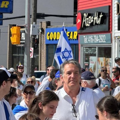 DarrenSpri32136's profile picture. 