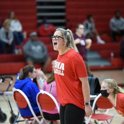 washed up @depaulvball alum // athletic academic advisor @bscbobcatsWI // volleyball coach @dsha_vb and @stingvb1988 // #BucksInSix