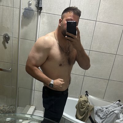 _JohnnyBlack_'s profile picture. I respond to things differently 👀