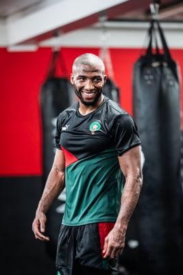 née au Venezuela 🇻🇪
vécu en Martinique ❤️💚🖤,
mais mon coeur est congolais 🇨🇩 + j'apprends le lingala