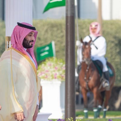 سيُرتب الله بِلُطفه فوضى, قلبك ويلملم شتات فكرك،ستضحك لك الأيام,وسيأتي نصيبك من الفَرح لتنسى كُل مرّ عشته