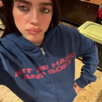 amanda saw billie (@eilishscash) 's Twitter Profile