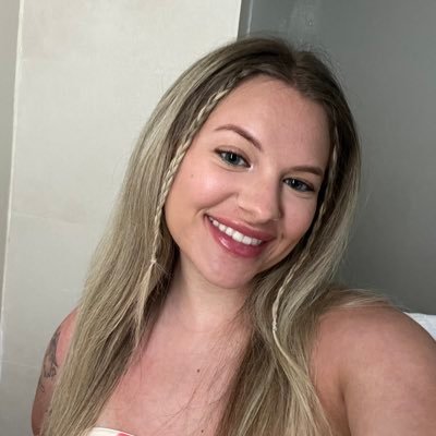 keelytomlin's profile picture. kc ☆ social worker (she/her)