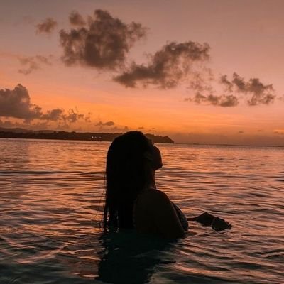 habibiHer's profile picture. identity shifting